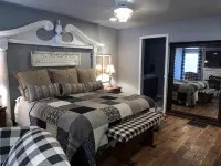 Lakefront property with pool and lighthouse with amazing views of the lake, . - 4성급