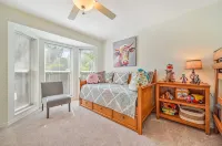 River Bank Hideaway, "Go With The Flow" RIVERFRONT 3 Acres- "Heated Pool/Spa"