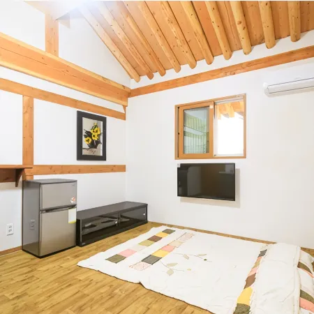 Suncheon Moonlight Love Hanok Pension