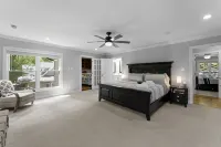 Shady Shoals - Lakefront; Quiet Cove; Huge Dock; Pool Table; Walk to State park - Boutique