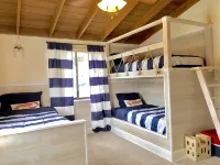 Perfect Summer backyard, Steps to Beach, Bikes, boogie-board, bunk beds, Grill - 2-Star
