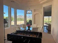 Resort Golf Course Living With Amazing Golf and Mountain Views - Homestays