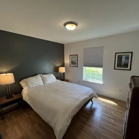 Relaxing 2 bedroom home minutes away from PMRP
