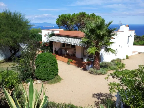 THE ANNEX. Tranquil  bungalow/gîte in hills above Begur with amazing views - 4-Star