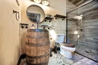 Hobbit Inspired Fairytale Hocking Hills w Swimming Hole Seasonal Pet Friendly - Wifi