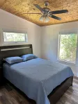 Newly Built Lakefront Getaway! Your Perfect Escape Awaits You @ Deer Creek Cabin - Wifi
