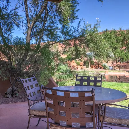 Entrada Waterside Studio Villa w/Kitchenette & Private Garage