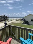Beach viewing from deck, living, dining, kitchen, in your king size Nectar bed. - 按摩浴缸