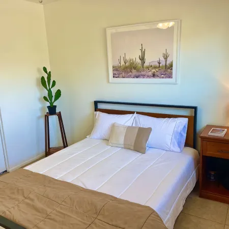 Heated Pool & Hot Tub ⭐️ Mins to Old Town, ASU, Hiking and ⛳️