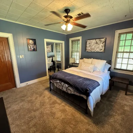 Stay in Our Quaint Cottage Retreat for a Memorable Escape!