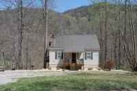 Couples Mountain Retreat - Hytter