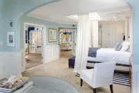 Luxury Penthouse Condo, Sunroom with Ocean Views – 20 Steps to the Ocean! - Boutique