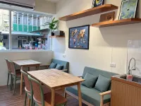 KM Hostel Hotel dekat Bundaran Air Mancur