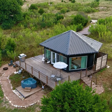 Romantic Stargazing Retreat in Nature w/ Hot Tub, Sauna + Outdoor Shower