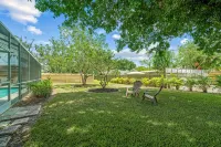 Private Pool Home Hideaway in Palm Aire. Close to all Sarasota has to offer. - Private Pool