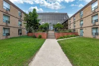 Quality Inn & Conference Centre - Pools