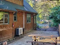 Log Cabin Inn - Cabin 12 on the Mckenzie River - minutes from Tokatee and Loloma - Chalets