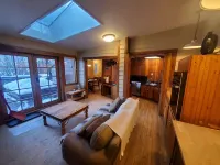 Cozy Downtown Guesthouse - 3-Star