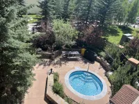 5 Star, 1 Bed + Den & 2 Baths in Center Village Copper Mountain - Boutique