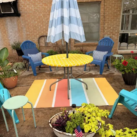 Lottie Mae’s Place has a warm cozy homely vibe. 2 minutes from town