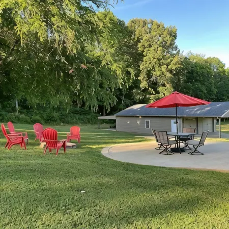 Hilltop Hideaway w/ Hot Tub Close to Nashville