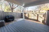 NEW Cozy Renovated Townhome | 25 min to Denver - WiFi