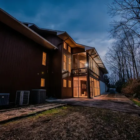 5 Min to Downtown-Hot Tub-Theater Room-Game Room w/Pool Table-Pets-Sleeps 12