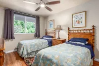 2BR/2BA White Sands Village-Ocean View Condo-footsteps from Magic Sands Beach ! - 2-Star