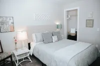 Beautiful remodeled historic Drake Univ home minutes from downtown and all metro - 3 Sao