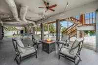 Coastal Cottage w/ Pickleball and Outdoor Oasis 2 mi to Beach - balcony