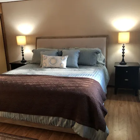 HomerHouse907 Family Friendly-5BR, 3BA, close to town. Huge yard, great stay!