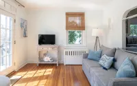 Walk to Beach/Cliff Walk! Fantastic Location! July Opening! Fenced Yard! Pets! - 4-Sterne