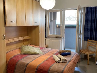 Cozy apartment on the seawall in Westende