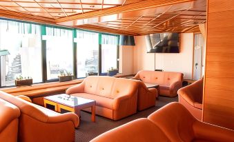 Hotel Treff - Housity