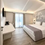 Petit Hotel - Pools