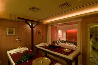 Howard Plaza the Fern, Agra - Spa