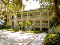 Club Continental فنادق في Orange Park