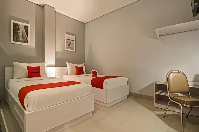 RedDoorz Plus Near Soekarno Hatta Airport 2 Teluknaga 호텔