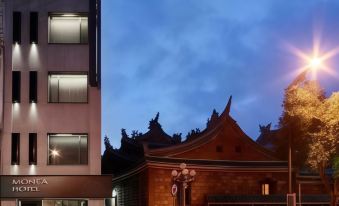 Monka Hotel