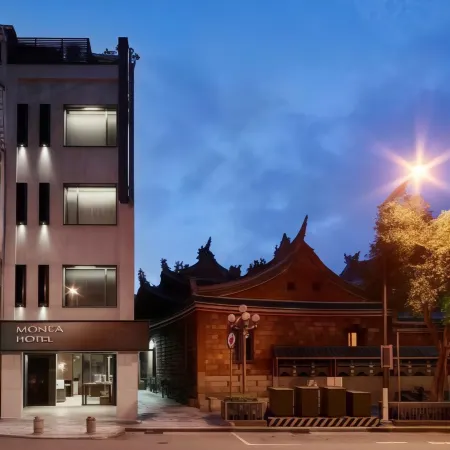 Monka Hotel Отели рядом с достопримечательностью «Храм Луншань»