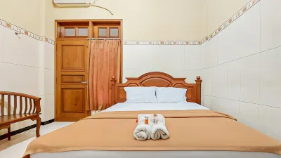 Hotel Shinta 2 near Alun Alun Kertosono Hotel dekat Masjid Al-ishlah Brumbung