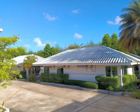 แหลมสิงห์ แนชเชอรัล บีช รีสอร์ท โรงแรมในอำเภอ แหลมสิงห์