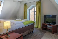 Hotel Artus - Old Town Hotels near kanał Raduni