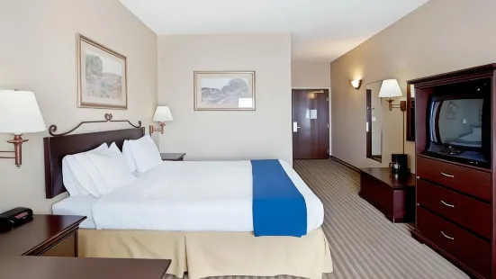 Holiday Inn Express & Suites Marina - State Beach Area