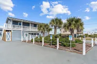 Loggerhead Inn and Suites Hotels in North Topsail Beach