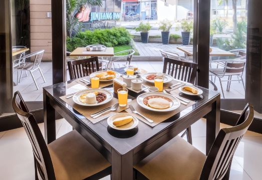 진장 인 보라카이 스테이션 1의 로비 모습