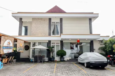 Emilia Homestay فنادق في Gondokusuman
