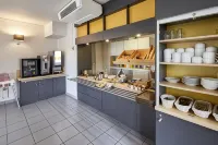 B&B Hotel Calais Centre St Pierre - breakfast