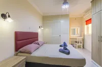 Merill Pool and Sea, Charming Apart 3