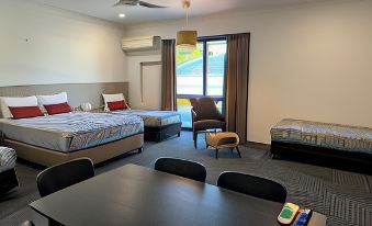 Longreach Motor Inn